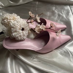 Heeled shoes